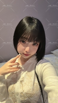 おの りな 157cm / Dカップ / 20歳 / 45kg スリムで魅力的なスタイル明るく親しみやす