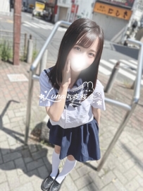145cmの小柄な可愛らしさ、自然体の魅力が光る18歳