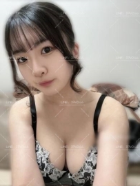 ゆいか158cm / Eカップ / 18歳 成人したばかり！ピュアでスウィートな小柄美少女初々
