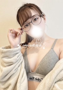 大人の魅力と上品さを兼ね備えたOL系美女