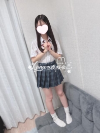 小柄で清楚、整った顔立ちが魅力の21歳