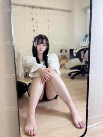 こいずみ みさき 155cm / Cカップ / 19歳 / 49kg 小柄で可愛いスタイル、Cカップの魅